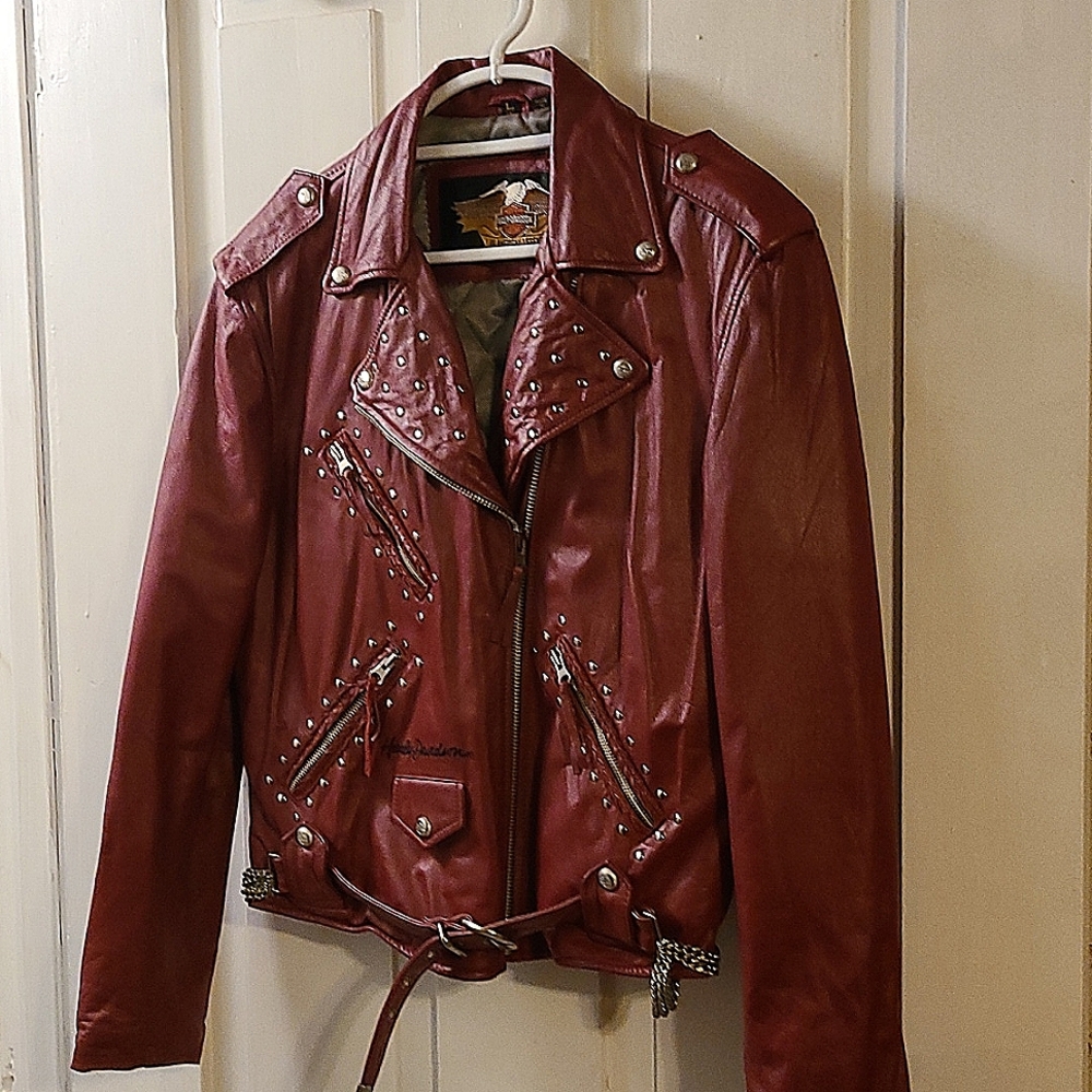 Ah-MAZ-ing ladies Leather Harley Davidson jacket!!!